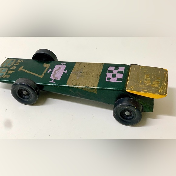 1983 Vintage Hand Crafted Homemade Pinewood Derby Race Car - Picture 5 of 12
